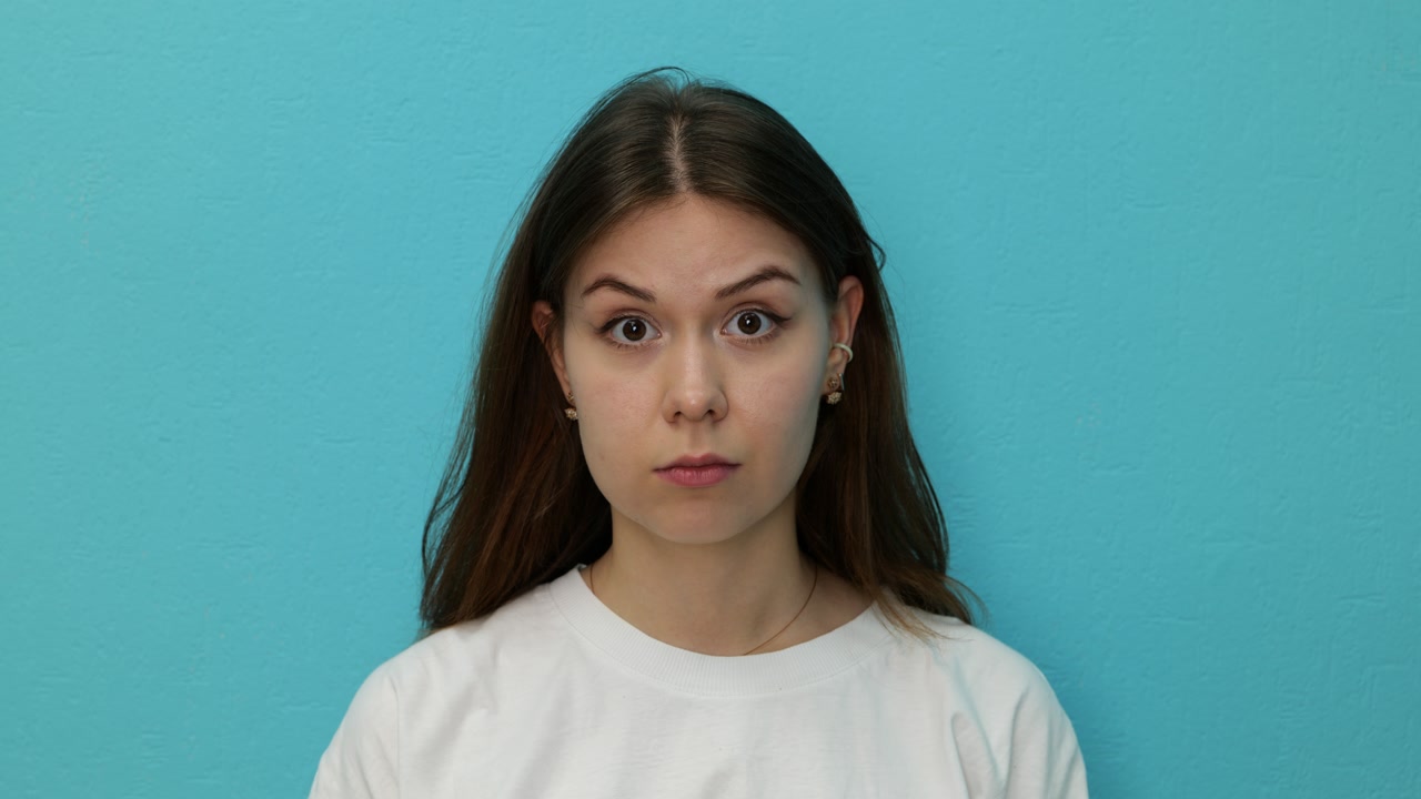 Brows raised, recorded participant P0016
